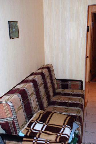Раскладной диван номера люкс гостиницы Пуща-Водица